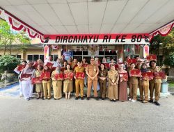 Penyerahan Tanda Kehormatan Satyalencana Karya Satya Karyawan Karyawati RSUD Kapuas Tahun 2025