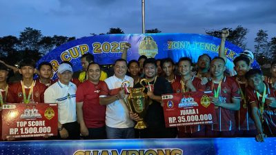 Wakil Bupati Kapuas Tutup Turnamen Sepak Bola Gubernut Cup Zona Tengah