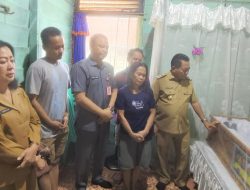 Wabup Kapuas Kunjungi Rumah Duka Kepala Disdukcapil Jaya