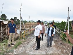 Bupati Kapuas Tinjau Progres Rekonstruksi Jalan, Saluran, Pembukaan Lahan Tani dan Jembatan