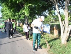 Dinas Kesehatan Kabupaten Kapuas Ikuti Kegiatan Jumat Bersih dan Hijau