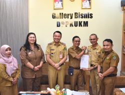 Sekda Kapuas Pimpin Rakor dan Penyerahan Pengelolaan Pasar Ikan