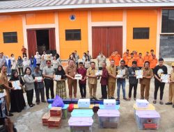 Pemkab Kapuas Salurkan Bantuan Uang Tunai untuk Korban Kebakaran Permukiman