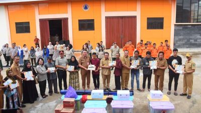 Pemkab Kapuas Salurkan Bantuan Uang Tunai untuk Korban Kebakaran Permukiman